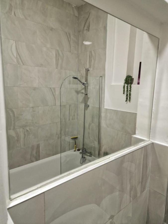 Spacious 4 Bedrooms Apartment For 10 Near Marble Arch Londra Exterior foto